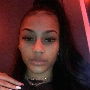 Meet your Posher, Destinie